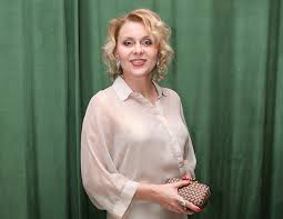 Яна троянова / телеканал культура. Yana Troyanova Deti Pishut Mne My By Hoteli Takuyu Mamu