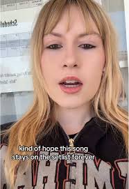 Dora Jar The 1975 Setlist