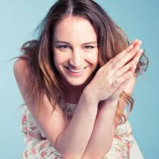 Ευρέως γνωστή στο τηλεοπτικό κοινό έγινε μέσα από τη σειρά χαρά αγνοε'ιται του mega στην οποία υποδυόταν την ξαδέρφη της χαράς. 8oy Kyrie Ti Allo 8a Doyme Stefania Goyliwth H H8opoios Poy Pantreythke Sthn Eyboia Th Xristinoyla 8a Kanoyne Kai Paidakia Lene Fwto Mobile Web App