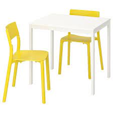Mesa) adalah salah satu perabot berupa permukaan datar yang disokong oleh beberapa kaki (biasanya empat). Vangsta Janinge Meja Dan 2 Kerusi Putih Kuning Ikea