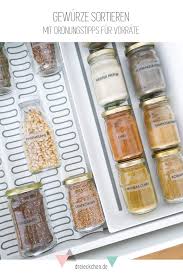 Gewurze Sortieren Mit Ordnungstipps Fur Vorrate Ordnungssystem Kuche Gewurzaufbewahrung Aufbewahrung Gewurze