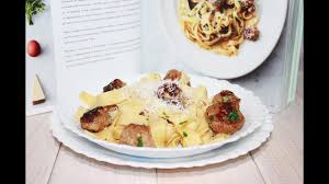 Sie lassen sich schnell zubereiten und bleiben im kopf für spontanes nachkochen: Easy Sausage Carbonara By Jamie Oliver 5 Ingredients Quick Easy Food Youtube