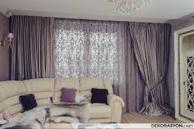 Fon perde seçimi birçok bayanın ahenk oluşturmada ve dekorasyonda zorlandığı tercihlerdendir. Desenli Tul Ve Fon Salon Perdesi Ev Dekorasyonu