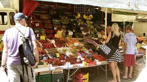 Eine der bedeutendsten attraktionen ist der wochenmarkt am mittwoch, eine der wichtigsten veranstaltungen in luino. Hauseritalien Ch Ferien In Italien