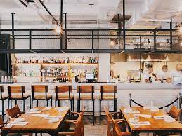 Cool Bars In Singapore Your Ultimate Guide To Trendy Drinking Spots Open Kitchen Restaurant Restaurant Kitchen Design Bistro Kitchen