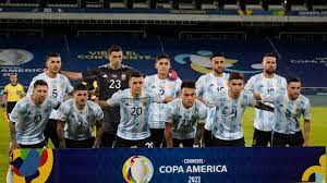 Uruguay will need to be alert as they defend a dangerous free kick from argentina. P94pumkxkdnk5m