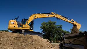 A person or device that bags something a lawn mower equipped with a bagger =an attachment that collects grass clippings in a bag especially : Cat Kettenbagger Zeppelin Baumaschinen