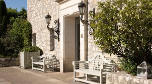 Le Mas De Pierre Tectona En 2020 Mobilier Jardin Terrasse Urbaine Chateau Versailles