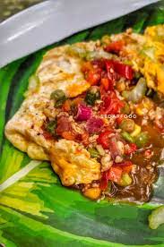 Tumis bawang putih, setelah harum masukkan udang, bakso ikan, dan cumi. Resepi Telur Bungkus Ni Sedap Gila Senang Nak Buat