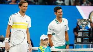 Российский теннисист даниил медведев не смог обыграть в финале australian open новака джоковича (5:7, 2:6, 2:6), и пока все еще остается претендентом на «шлем». Final Dzhokovicha I Medvedeva Ustanovil Antirekord Na Televidenii V Avstralii
