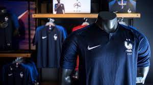 Economisez avec notre option de livraison gratuite. Equipe De France 130 000 Maillots Deux Etoiles Bientot En Vente