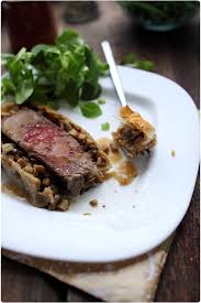 Roti De Boeuf Aux Champignons En Croute Feuilletee Chefnini Recette Roti De Boeuf Boeuf Aux Champignons Idee Recette