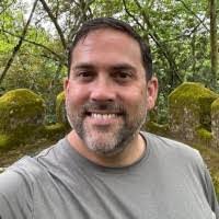 Derek Applegate's Instagram, Twitter & Facebook