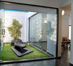 Aku memutuskan untuk mengontrak apartemen di daerah kuningan sehingga jika ke kantor tidak terlalu jauh. Desain Taman Kecil Didalam Rumah Minimalis Desainrumahkeren Com Desain Patio Desain Rumah Kecil Desain Produk