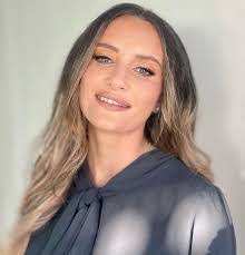 Adele Bray's Instagram, Twitter & Facebook