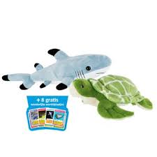 Freek vonk is op de bahama's gebeten door een haai. Freek Vonk Pluche Sam De Schildpad Of Finn De Haai Knuffel Aanbieding Week 42 2017 Albert Heijn