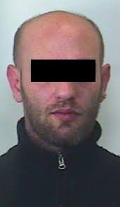 Taranto. Nascondeva 3 kg di droga e una pistola in autorimessa: arrestato  37enne