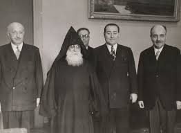 Ali adnan ertekin menderes, türkiye cumhuriyeti'nin başbakanlığını 1950 ve 1960 yılları arasında yapmıştır. Ermeni Patrik Hacaduryan Dan Adnan Menderes E Bir Mektup Ermeni Haber Ajansi