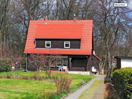 Das haus bietet 3 schlafzimmer, wohnzimmer, küche, vollbad, garten und terrasse. Haus Mieten Keller Duisburg Hauser Zur Miete In Duisburg Mitula Immobilien