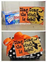 Dagelijks duizenden nieuwe afbeelding helemaal gratis hoogwaardige video's en afbeeldingen van pexels. Free Printable Ding Dong The Witch Is Dead Halloween Tags Halloween Teacher Gifts Printable Halloween Tags Halloween Tags