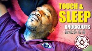 Apr 03, 2020 · how do you put someone to sleep fast using pressure points? 3 Ways To Touch Sleep People Instant Knockout Strike Youtube