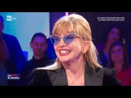 Lutto shock per milly carlucci: Il Ritorno Di Milly Carlucci La Vita In Diretta 13 12 2019 Youtube