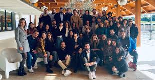 Da Un Garage In Puglia Le Strategie Per I Grandi Marchi E Il Video Per Milano Il Sole 24 Ore