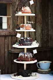 Es Muss Nicht Immer Eine Klassische Hochzeitstorte Sein Warum Nicht Ein Kuchenturm Klassische Hochzeitstorte Torte Hochzeit Hochzeitstorte