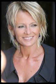 Les choix qui rajeunissent mode printemps looks inspirants coupe courte 2019 plus belles coiffures courtes de faciles simples et coiffure fille 2 ans : Coupe Courte Femme 50ans