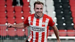 The philips sport vereniging, abbreviated as psv and internationally known as psv eindhoven (pronounced ), is a sports club from eindhoven, netherlands, that plays in the eredivisie, the top tier in dutch football. Gotze Erzielt Doppelpack Im Verfolgerduell Psv Eindhoven Schlagt Vitesse Arnheim In Der Eredivisie Eurosport