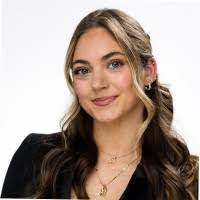 Deana Lundy's Instagram, Twitter & Facebook