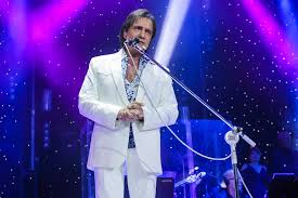 Ouve todas as estações anos 80 agora gratuitamente na radio.net. Roberto Carlos Faz 80 Anos Da Rejeicao De Gravadoras A Sucesso Internacional Musica G1
