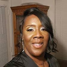 Renee Mallory's Instagram, Twitter & Facebook