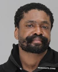 Louis Doss's Instagram, Twitter & Facebook