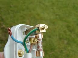 Check out the following pictures. 9 Easy Steps To Wiring A Plug Correctly And Safely Dengarden