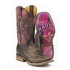 If you're looking for an exotic boot, we carry snake boots, big bass pirarucu boots, ostrich boots, and caiman alligator. Tin Haul Ladies Square Toe Bullheaded Boots Statelinetack Com