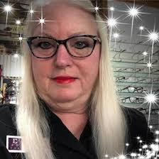 Suzanne Peasley's Instagram, Twitter & Facebook