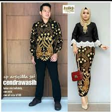 Demi tampil kekinian maka berusaha menggunakan model baju pasanga menggunakan pacar atau bahkan dengan tunangan anda. Jual Baju Seragam Kondangan Pesta Couple Batik Sarimbit Terbaru Kekinian Cendrawasih Kombinasi Di Lapak Akasia Art Bukalapak