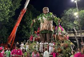 Com samba fraco, Mangueira apela para os encantos amapaenses