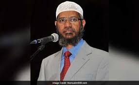 Zakir naik menantang semua penonton untuk menjawab pertanyaan ini. Zakir Naik Wanted In India Banned From Making Speeches In Malaysia