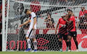 Domingo, 6 de setembro de 2020. Na Arena Da Baixada Athletico Sustenta Marca Importante Contra O Vasco Lance