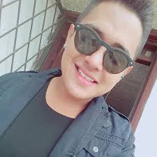 Edison Felix's Instagram, Twitter & Facebook