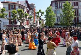 Mais concrètement, elle honore surtout l'arrivée des beaux jours. Festival Andalou 2021 Saint Jean De Luz Vendredi 21 Mai 2021