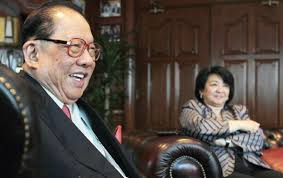 Tan sri yeoh tiong lay's funeral cortege left the ytl residence in damansara heights for his final resting place at the nilai memorial park on sunday. Ytl Group A Q A With Yeoh And His Daughter The Edge Markets
