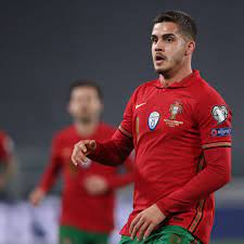 He was unable to get going for the rossoneri and was shipped off to sevilla on loan in 2018/19. Bild Borussia Dortmund To Target Andre Silva Should Erling Haaland Depart For New Pastures Fear The Wall