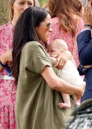 Prince harry and meghan markle's son, archie, recently faced backlash after his new photo was shared online. Meghan Markle Gets Cruelly Mum Shamed By Critics Claiming She Looks Like She S About To Drop Archie And Doesn T Know How To Carry Him