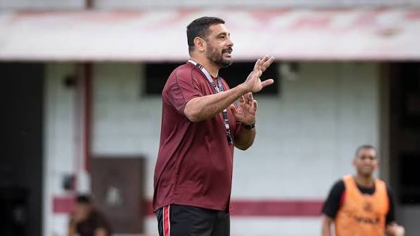 Diego Souza tem registro de t&eacute;cnico suspenso; clube tamb&eacute;m pode ser punido - ESPN