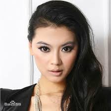 Yu Wenxia's Instagram, Twitter & Facebook