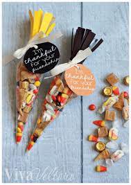 It is filled with a fantastic assortment of fall sweets, cookies, candies, cheeses, crackers, nuts, … $ 70.00 art of appreciation gift baskets fall fantasy thanksgiving gourmet food basket. Diy These Thoughtful Thanksgiving Gifts For Your Fam Girlslife
