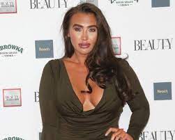 Lauren goodger's source of wealth comes from being a reality star. Lauren Goodger Biography Family Relationship Career And Net Worth